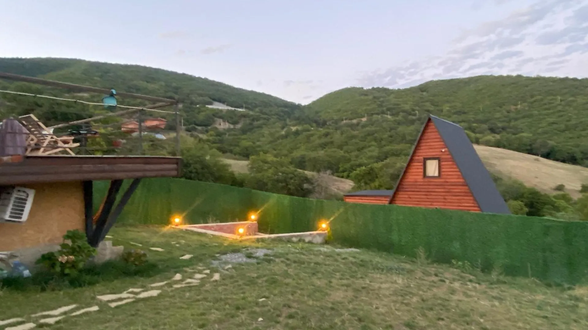 בית נופש הוילה טביליסי Cozy Cabin